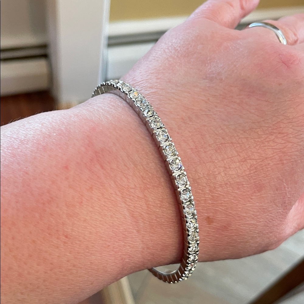 Vintage Graziano CN Silver-Tone Rhinestone Bangle- Women's Jewelry
(7)